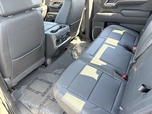 Used 2022 GMC Sierra 1500 SLT w/ SLT Premium Plus Package AWD/4WD image 17