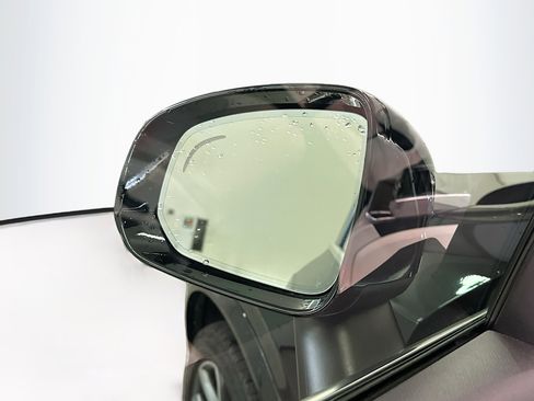 Used 2017 Volvo XC90 T6 Momentum w/ Vision Package image 16