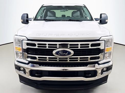 Used 2025 Ford F250 XLT AWD/4WD image 2