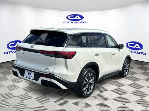 Used 2023 INFINITI QX60 Luxe w/ Performance Audio Package AWD/4WD image 3