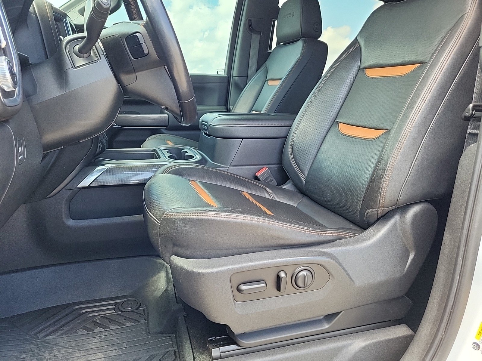 Used 2020 GMC Sierra 2500 AT4 w/ AT4 Premium Package AWD/4WD image 14