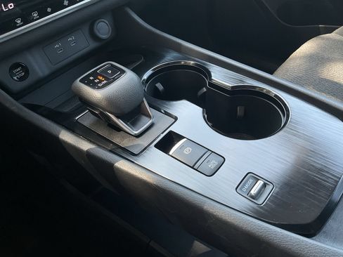 Used 2025 Nissan Rogue SV FWD image 23