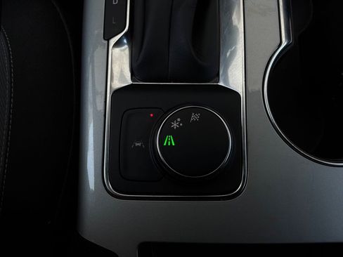 Used 2025 Chevrolet Blazer LT FWD image 25