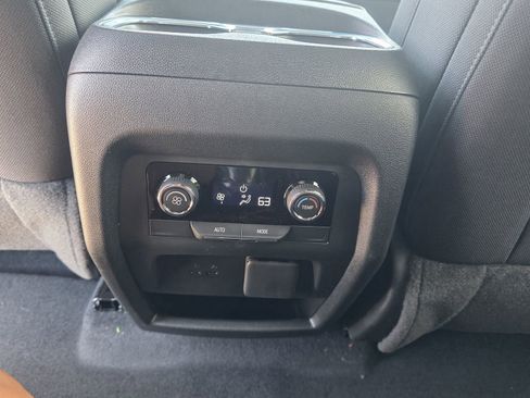 New 2026 Chevrolet Traverse LT w/ Midnight/Sport Edition FWD image 23