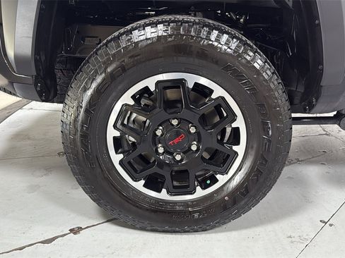 Certified 2025 Toyota Tacoma TRD Off-Road image 22