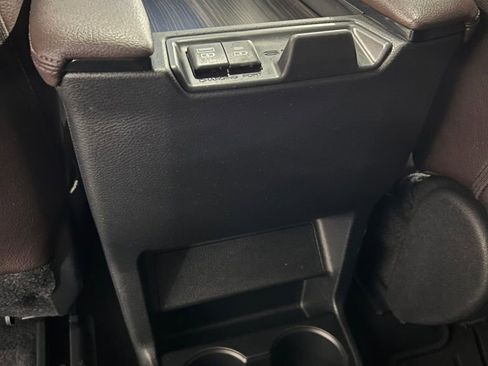 Certified 2022 Toyota Sienna Platinum image 19