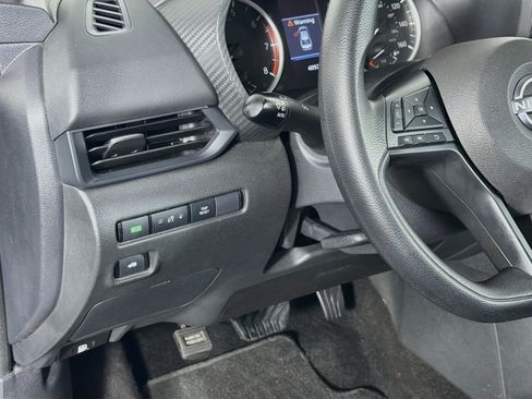 Used 2025 Nissan Sentra S FWD image 17
