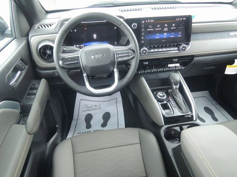 New 2025 Chevrolet Colorado ZR2 w/ Technology Package image 11