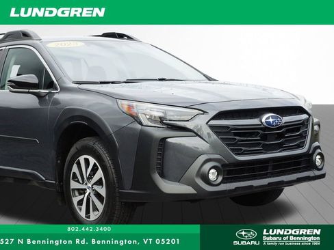 Used 2023 Subaru Outback Premium image 11
