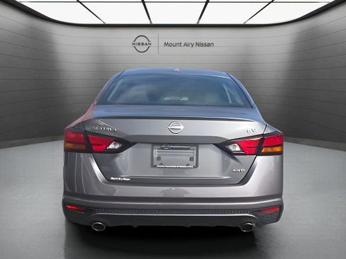 Certified 2024 Nissan Altima 2.5 SV w/ SV Premium Package AWD/4WD image 6