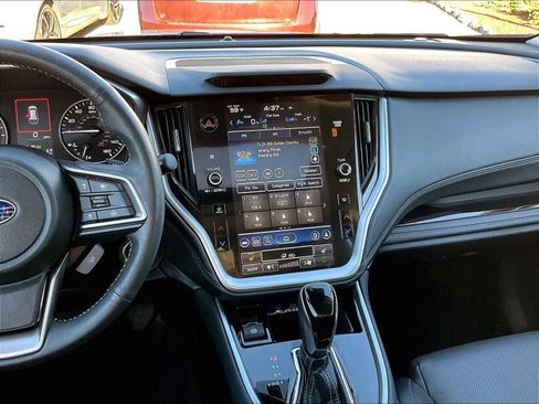 Used 2025 Subaru Outback Limited image 18
