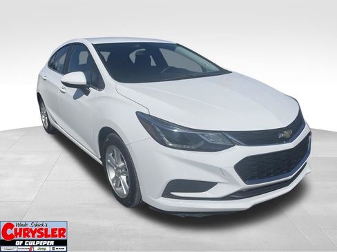 Used 2017 Chevrolet Cruze LT w/ Convenience Package image 1