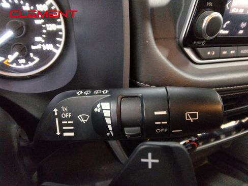 Used 2021 Nissan Rogue SV AWD/4WD image 16