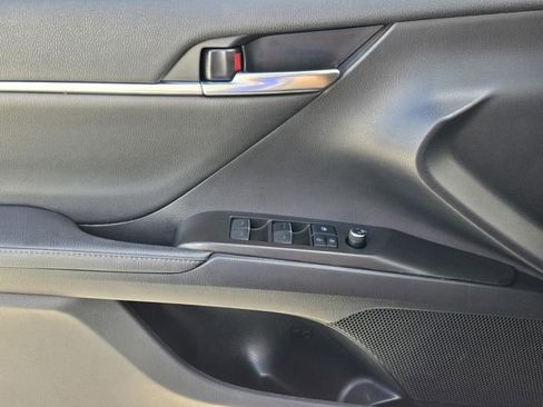 Used 2021 Toyota Camry XLE FWD image 29