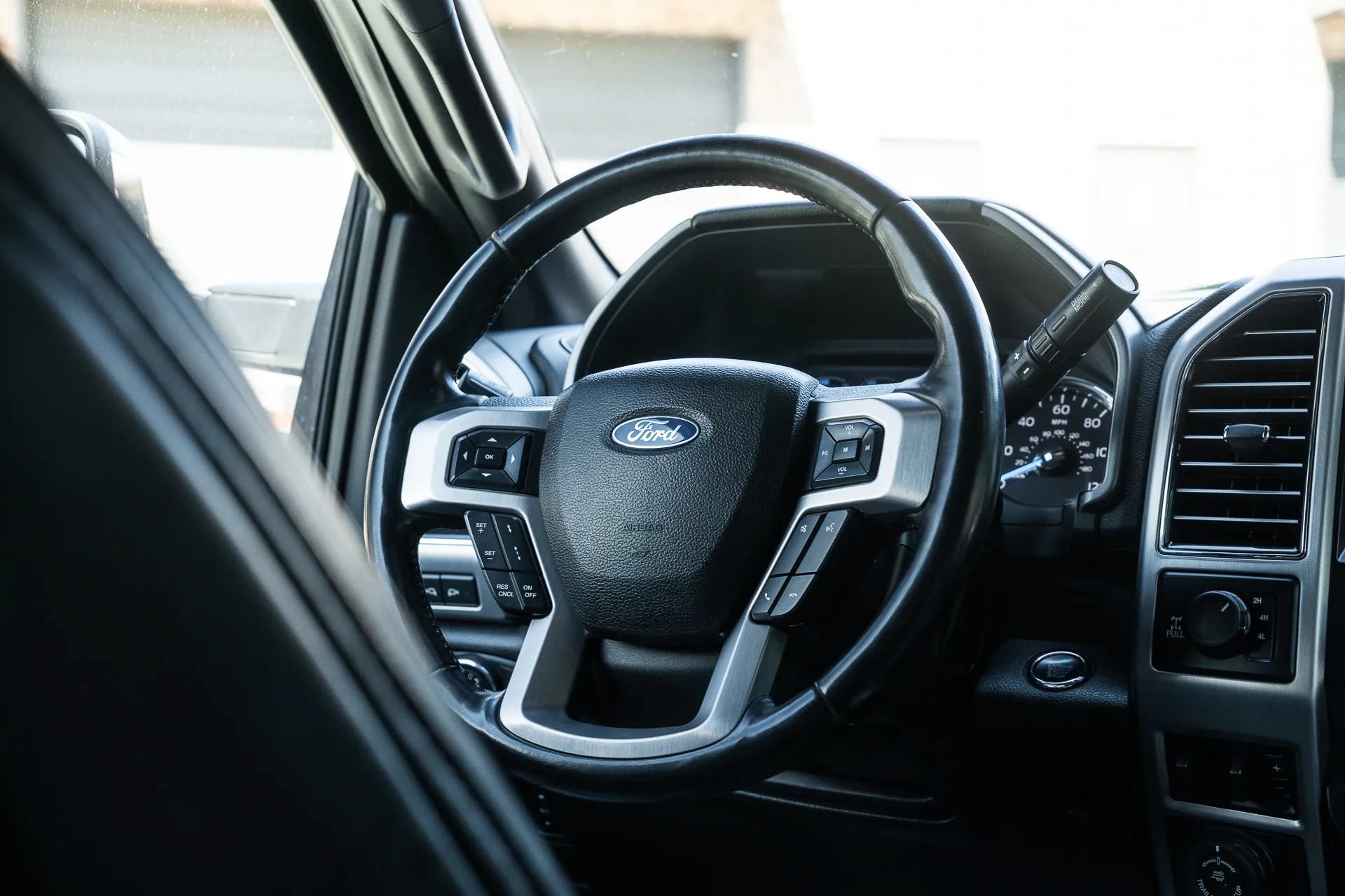 Used 2020 Ford F350 Platinum AWD/4WD image 41