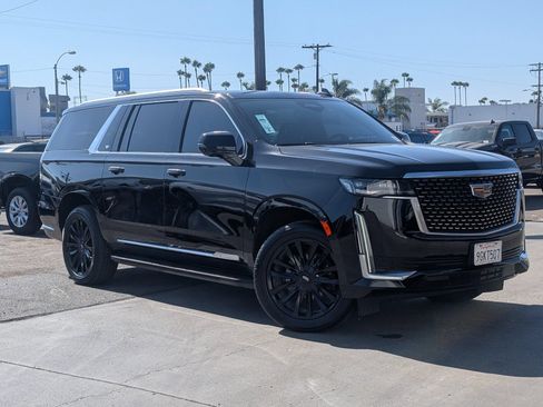 Used 2023 Cadillac Escalade ESV Luxury RWD image 2