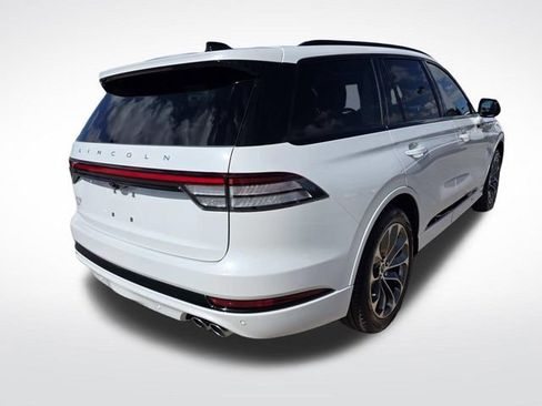New 2026 Lincoln Aviator 2WD image 3