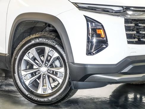 Certified 2025 Chevrolet Equinox LT AWD/4WD image 4