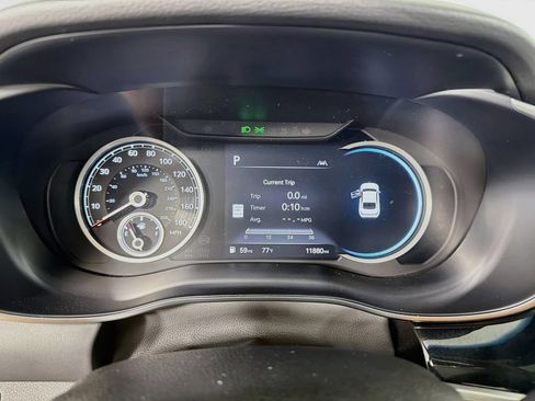 Used 2024 Genesis G70 3.3T image 18