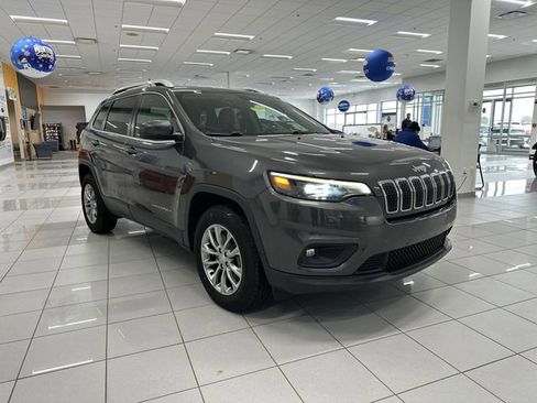Used 2020 Jeep Cherokee Latitude Plus w/ Cold Weather Group image 11