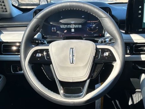New 2026 Lincoln Aviator 2WD image 15