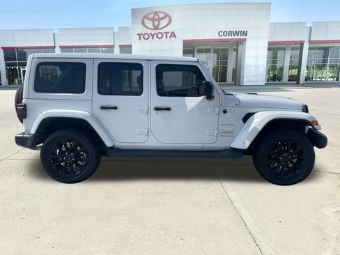 Used 2023 Jeep Wrangler Unlimited Sahara w/ Cold Weather Group AWD/4WD image 6