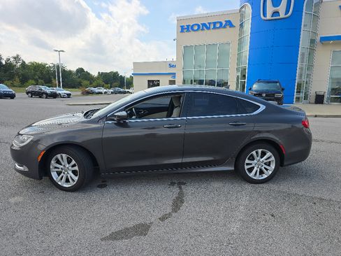 Used 2016 Chrysler 200 Limited w/ Convenience Group FWD image 8