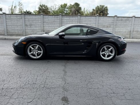 Certified 2025 Porsche 718 Cayman RWD image 2
