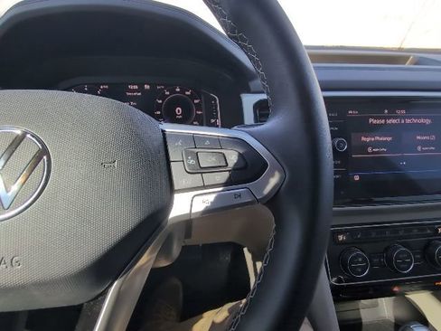 Used 2022 Volkswagen Atlas SE image 16