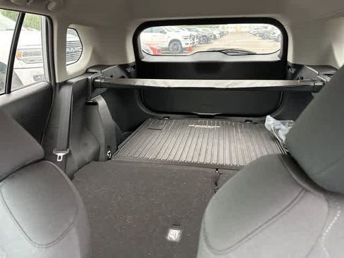 Used 2022 Toyota Corolla Cross LE AWD/4WD image 5