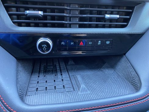 Used 2025 Ford Explorer ST-Line w/ Premium Package image 28