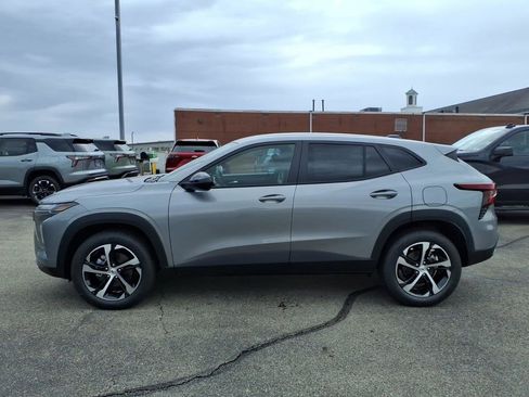 New 2026 Chevrolet Trax RS w/ Driver Confidence Package image 2