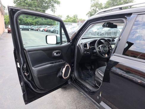 Used 2017 Jeep Renegade Limited AWD/4WD image 19