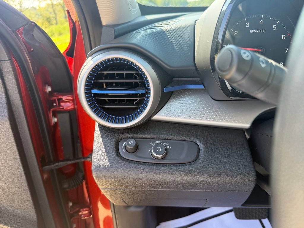 Used 2024 Chevrolet Trax LS FWD image 33