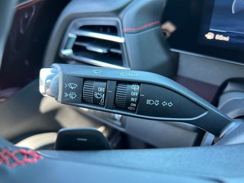 Used 2026 Chevrolet Traverse RS FWD image 61