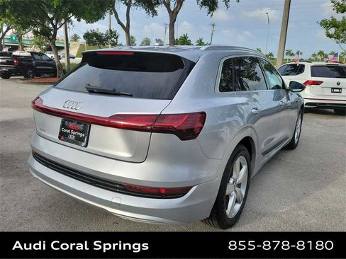Used 2019 Audi e-tron Premium Plus image 8