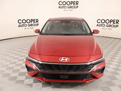 Certified 2025 Hyundai Elantra Limited FWD image 10