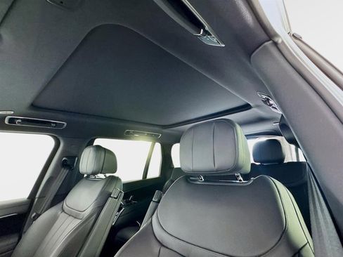 New 2026 Land Rover Range Rover Long Wheelbase SE image 14