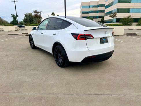 Used 2022 Tesla Model Y Performance AWD/4WD image 6