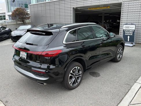 Used 2025 Audi Q5 Premium Plus w/ Premium Plus AWD/4WD image 6