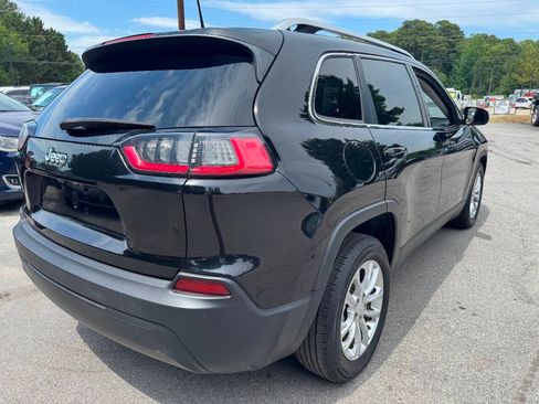 Used 2019 Jeep Cherokee Latitude w/ Popular Appearance Group FWD image 3