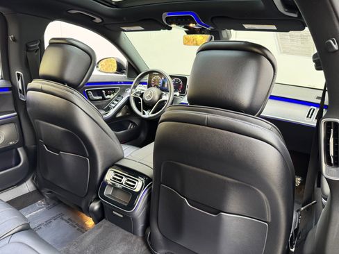 Used 2022 Mercedes-Benz S 500 4MATIC w/ AMG Line Package image 43