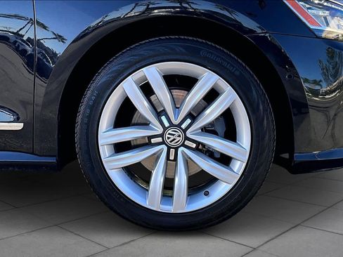 Used 2017 Volkswagen Passat 1.8T SEL Premium image 10