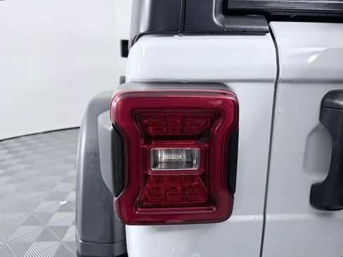 Used 2022 Jeep Wrangler Unlimited Rubicon w/ Steel Bumper Group image 27