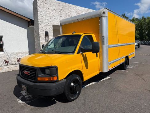 Used 2016 GMC Savana 3500 Extended RWD image 3