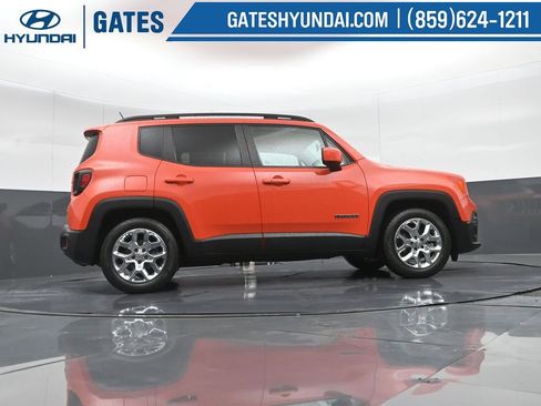 Used 2015 Jeep Renegade Latitude w/ Popular Equipment Group FWD image 34