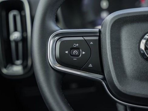 Certified 2024 Volvo XC40 B5 Plus w/ Protection Package Premier image 30