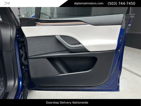 Used 2022 Tesla Model X image 33