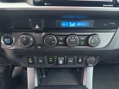 Used 2021 Toyota Tacoma TRD Off-Road w/ Technology Package image 30