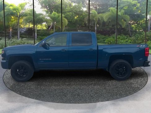 Used 2018 Chevrolet Silverado 1500 LT w/ All Star Edition AWD/4WD image 8